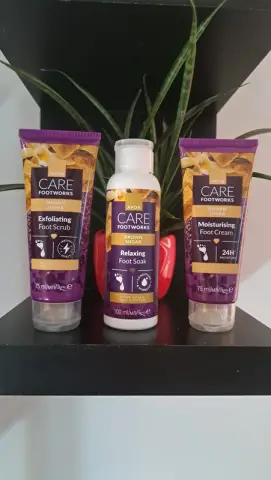 Avon Care Footworks zestaw do pielęgnacji stóp (3 produkty) — Mościce