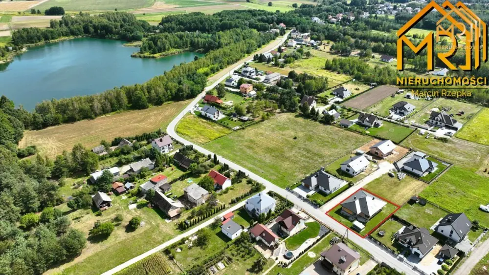 Dom parterowy z antresolą – Wierzchosławice, 13 km — zdjęcie 2, Dom na sprzedaż, Wierzchosławice, Tarnów
