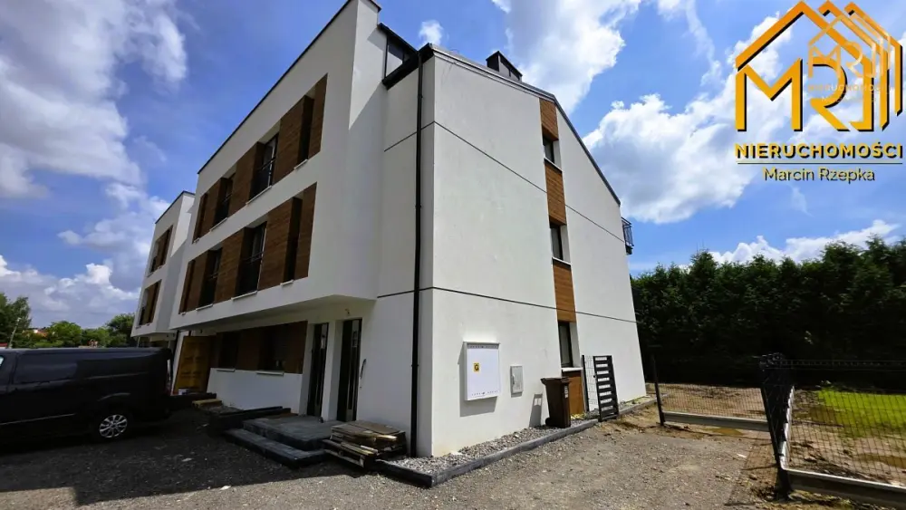 Dwa bezczynszowe mieszkania – Tarnów, ul. Główna — Mieszkanie na sprzedaż, Cały Tarnów