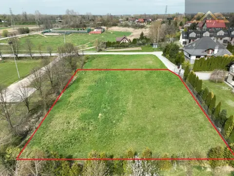 Działka z gotowym projektem i pozwoleniem na budynek mieszkalny jednorodzinny w zabudowie szeregowej — Tarnowiec