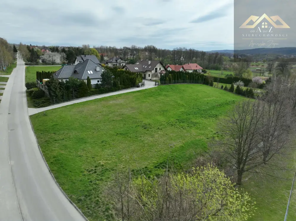 Działka z gotowym projektem i pozwoleniem na budynek mieszkalny jednorodzinny w zabudowie szeregowej — zdjęcie 5, Działka na sprzedaż, Tarnowiec, Tarnów