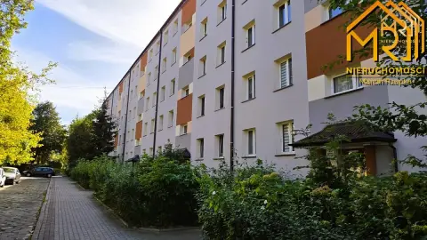 Kawalerka niespełna 20 m² do kapitalnego remontu — Grabówka