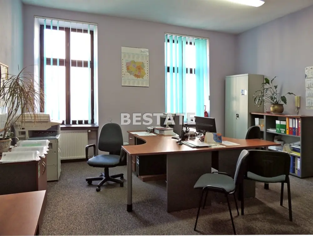 Lokal biurowy w ścisłym centrum miasta — Lokal użytkowy na wynajem, Cały Tarnów