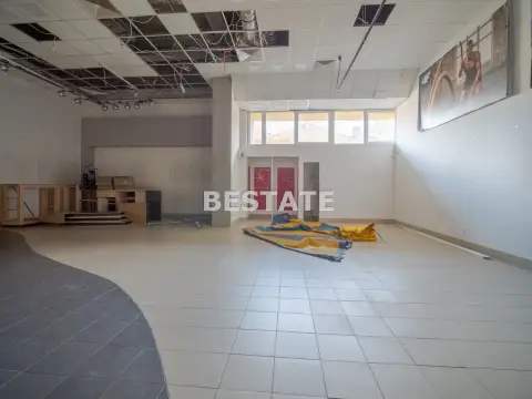 Lokal komercyjny 260 m² na wynajem – Centrum Handl — Cały Tarnów